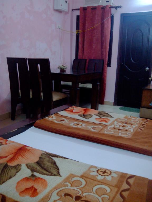 Hotel Rest Inn Lucknow Room photo