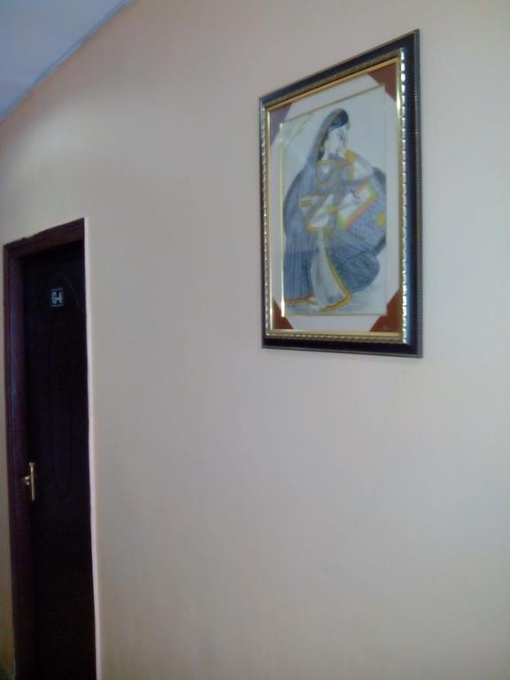 Hotel Rest Inn Lucknow Room photo