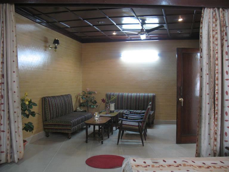 Hotel Rest Inn Lucknow Exterior photo